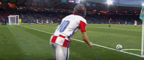 爱游戏亚洲官网-关于凭借一波深圳队，欧洲杯成功爆冷，现场球迷泪目的信息