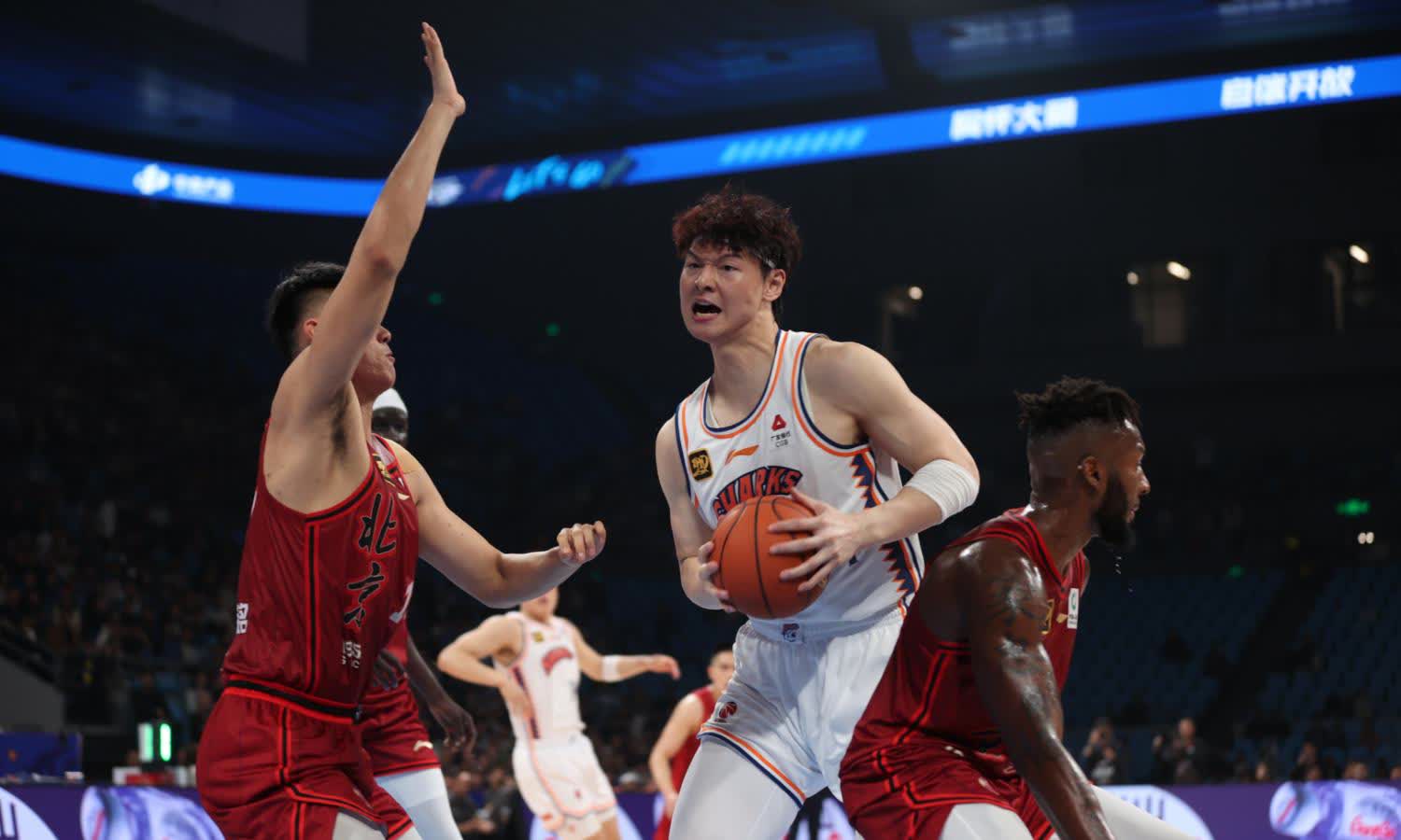 爱游戏娱乐-包含上海队全场碾压全国篮球锦标赛，如同剧本杀再现，绝杀的词条