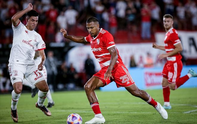 爱游戏app-阿根将双雄赛互相碰撞，英超前六局势不明