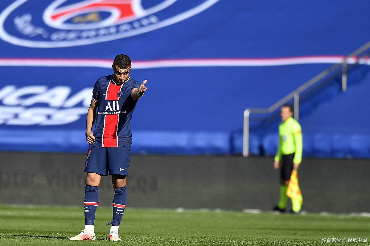 法国足球联赛竞争激烈,高手云集斗智斗勇 法国足球联赛竞争激烈,高手云集斗智斗勇