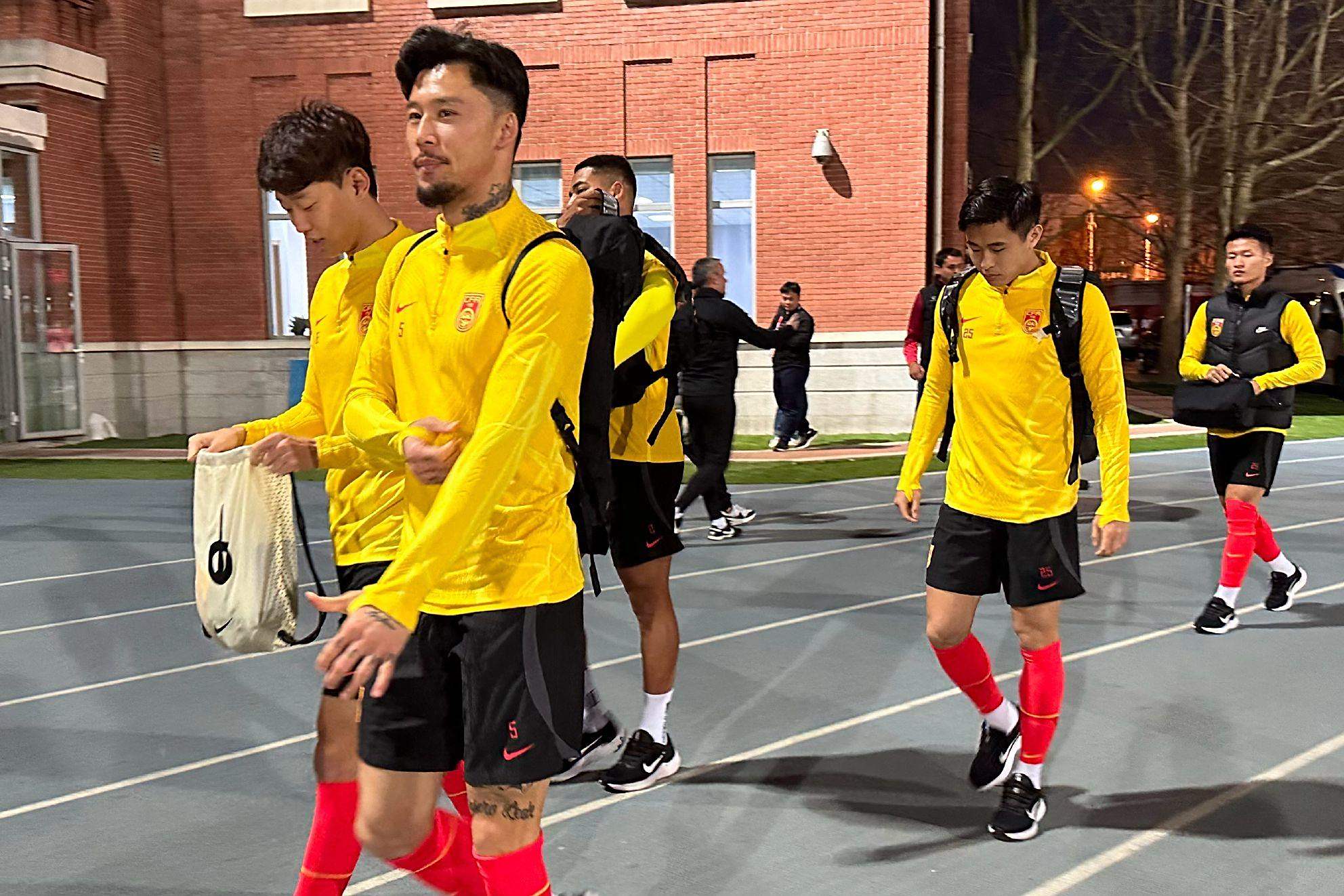 战队备战欧洲比赛，士气高昂全力争胜的简单介绍