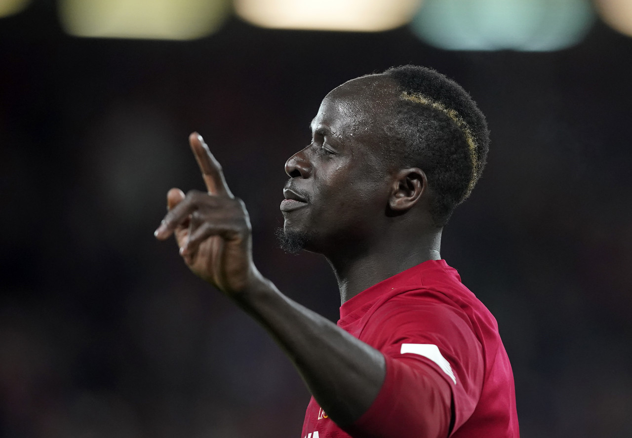 黑金丝带球员闪耀英超赛场,神勇破门 黑金丝带球员闪耀英超赛场,神勇破门