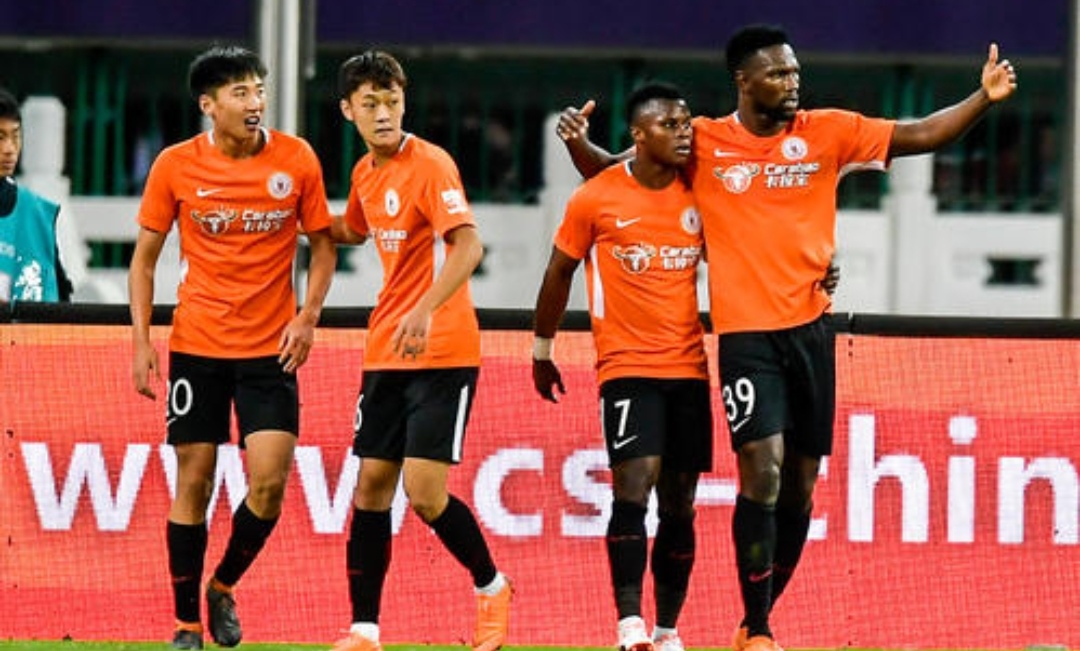 爱游戏官网app-关于江苏苏宁客场逆袭深圳佳兆业，提升积分榜排名的信息