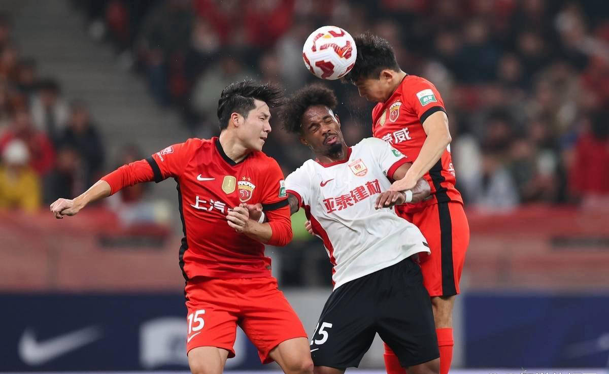 爱游戏娱乐-关于中超赛场上球员们奋力拼搏，实力不俗的信息