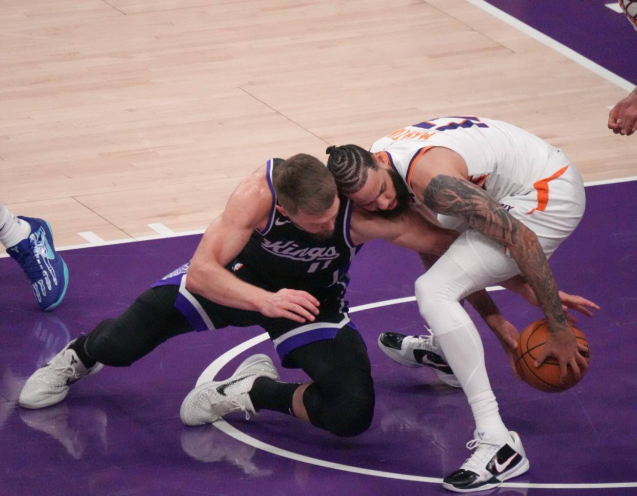 爱游戏投注-包含太阳大胜开拓者，晋级季后赛的词条